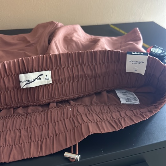 Abercrombie active shorts - Picture 4 of 4